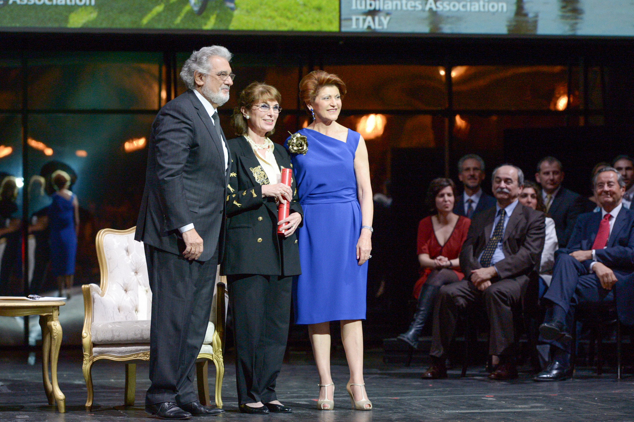 The Klimt Society’s President received the Award from Plácido Domingo, President of Europa Nostra, and Androulla Vassiliou, former European Commissioner for Culture, at the European Heritage Awards Ceremony in Vienna on 5 May 2014. Photo Oreste Schaller