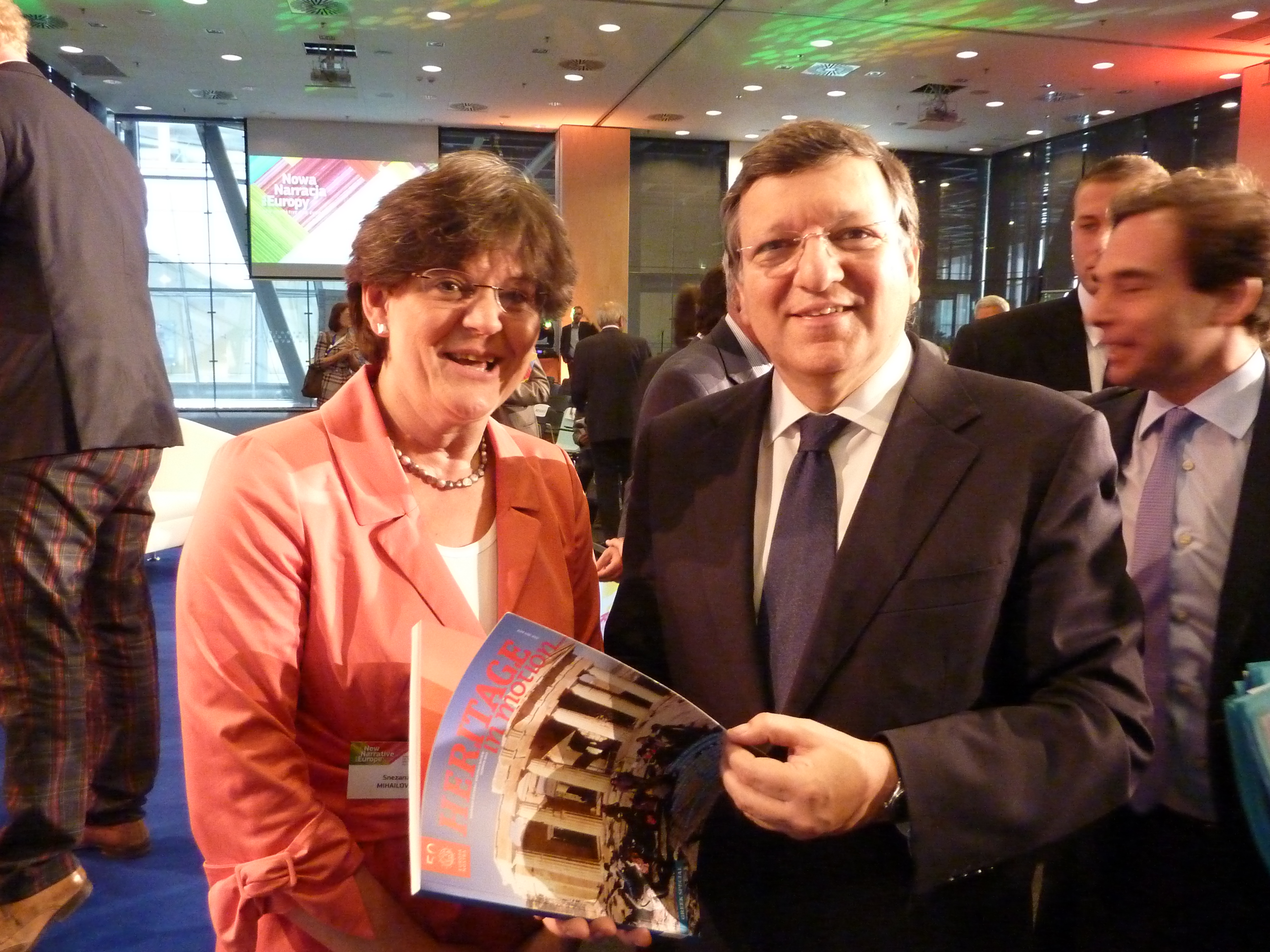 Photo: President Barroso receives a copy of Heritage in Motion. © Winand Quaedvlieg